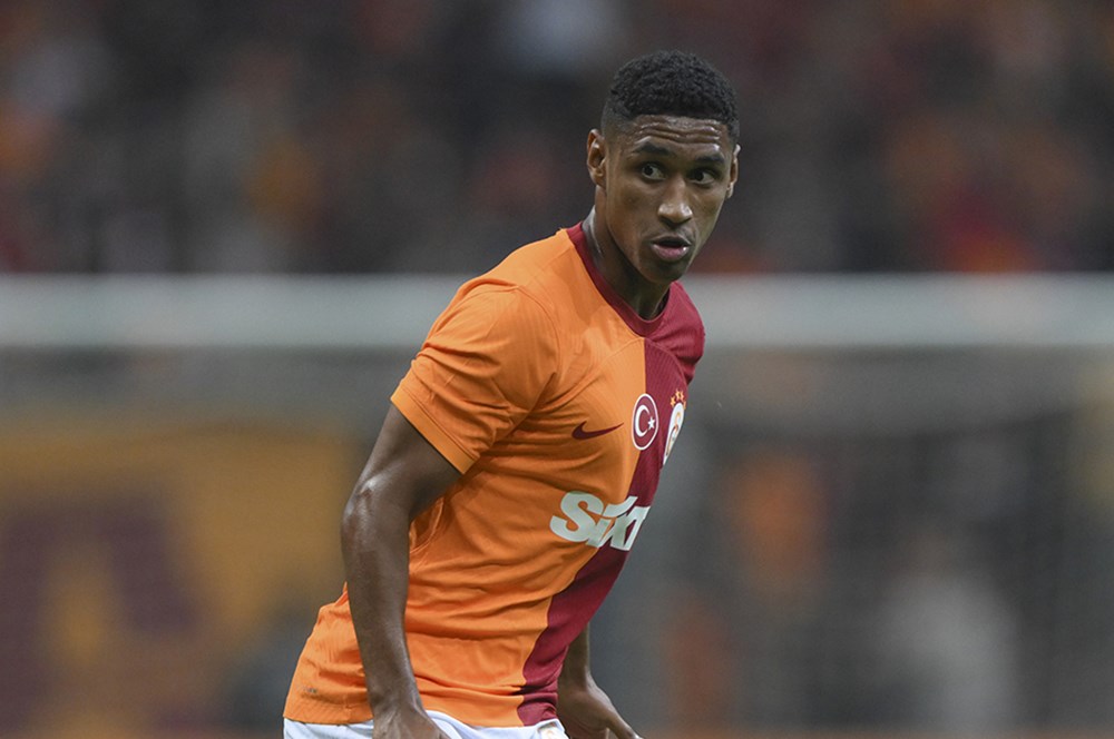 Карьера нападающего фифа 23. Дарвин нуньес бенфика. Fifa 23 ps5 польша. Месси fifa 23. Карьера нападающего фифа 23.