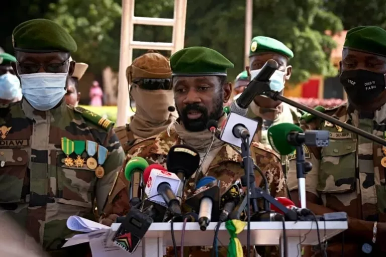Mali Ordusu, Cumhurbaşkanı ve Başbakanı tutukladı
