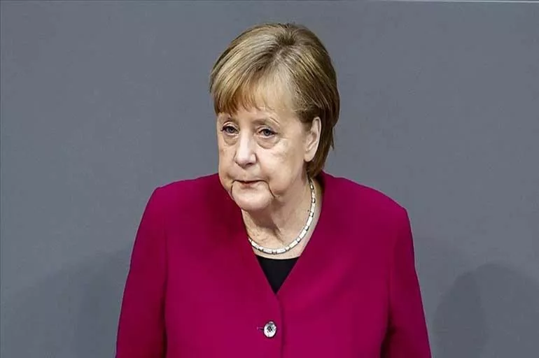 Merkel'e sosyal medyada hakaret eden kişiye 8 ay hapis