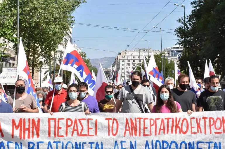 Yunanistan'da grevler başladı hayat felç oldu