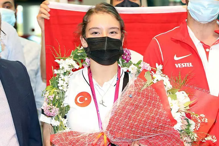 Şampiyonluk Türk kadınlarına armağan olsun