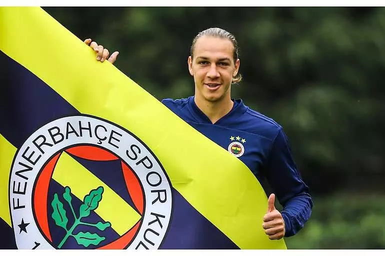 Fenerbahçe transferi duyurdu