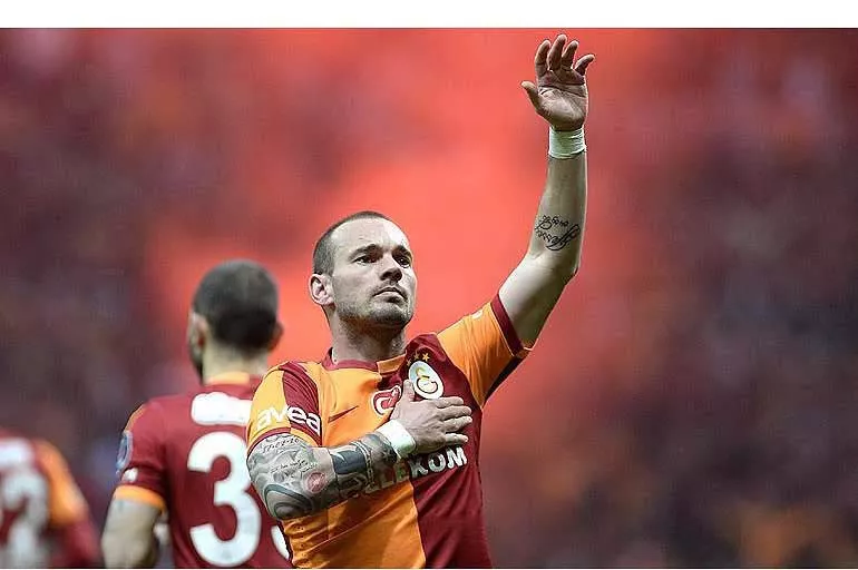 Galatasaray Sneijder'i unutmadı