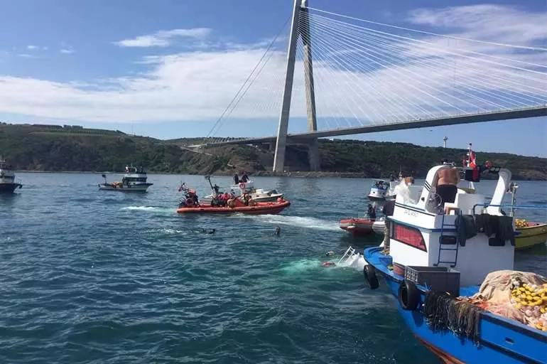 İstanbul Boğazı'nda gemi kazası: 2 ölü