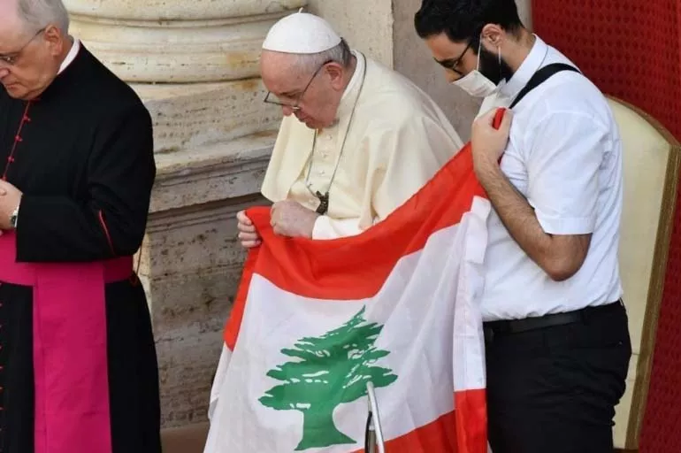 Papa Francis'ten Lübnan için dua çağrısı