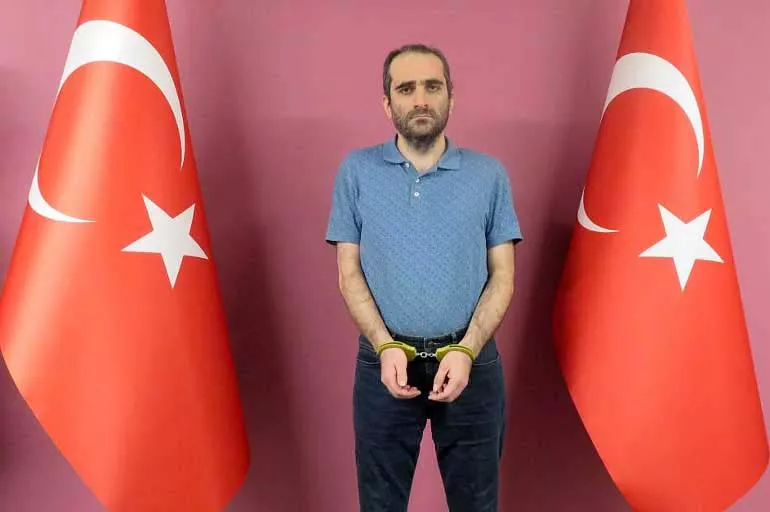 Pedofil Gülen'e dokunan yanmış!