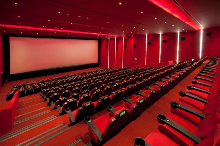 Sinema salonları yarın yeniden açılıyor