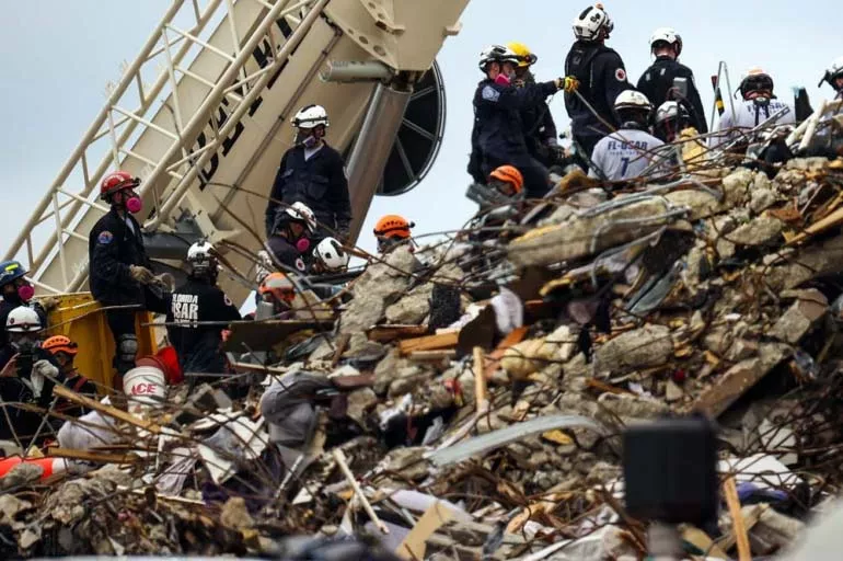 ABD ekipleri 8 gündür bir binanın enkazını kaldıramadı