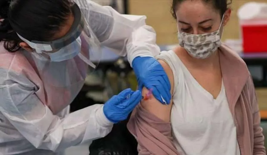 Uzman isimden gençlere çağrı: Bir an önce aşı olmanız gerek