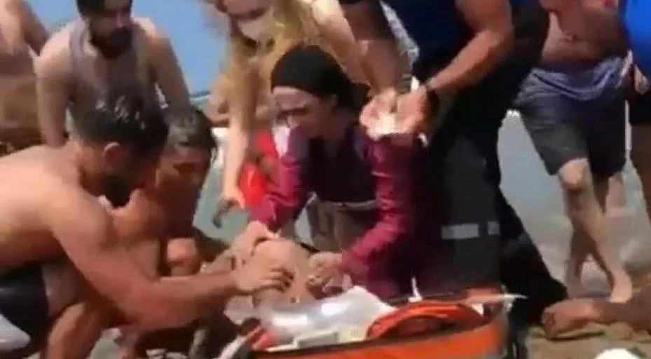 İki kardeş yüzmek için girdikleri denizde boğuldu