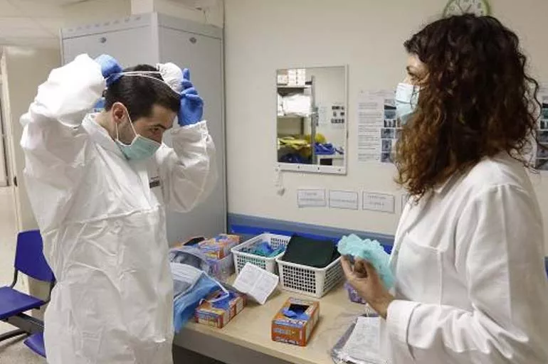 İtalya'da koronavirüs kaynaklı can kaybı 128 bini geçti