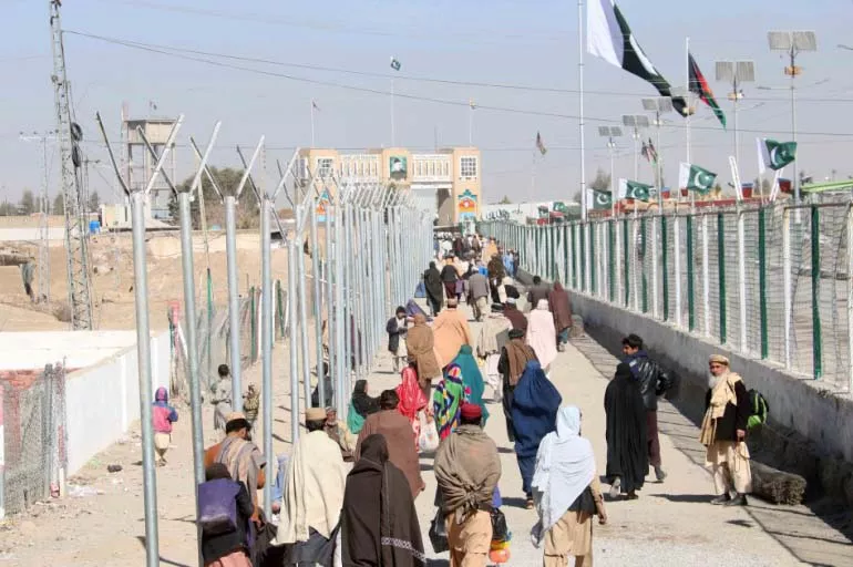Kabil hükümeti, Pakistan sınırını geri aldığını iddia etti