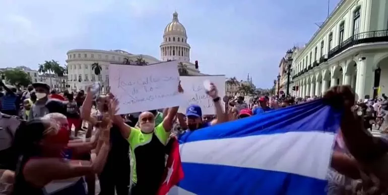 Küba'da komünist rejime karşı isyan