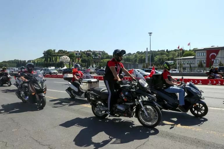Motosikletçilerden 15 Temmuz anısına konvoy