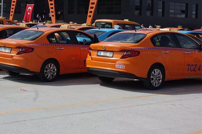 Son dakika: İBB 300 taksiyi yine bağladı