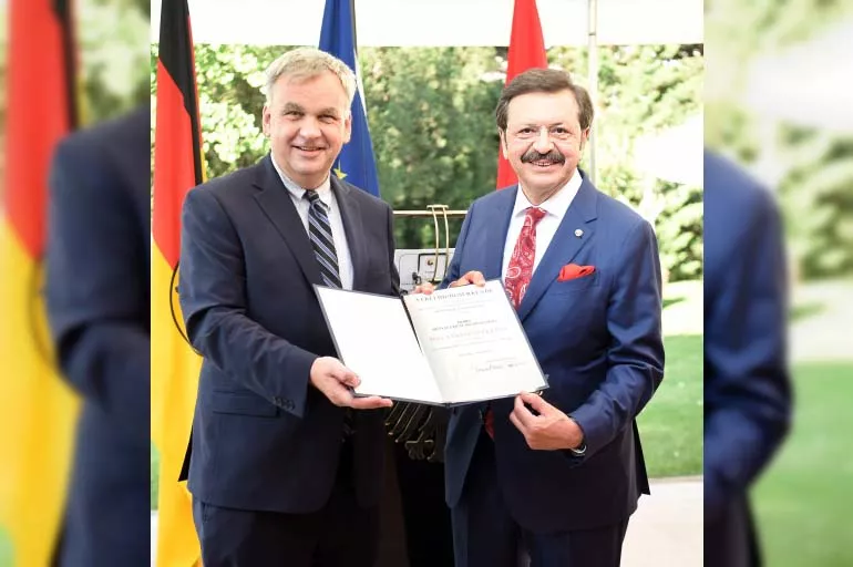 TOBB Başkanı Hisarcıklıoğlu'na Alman Devlet Nişanı verildi