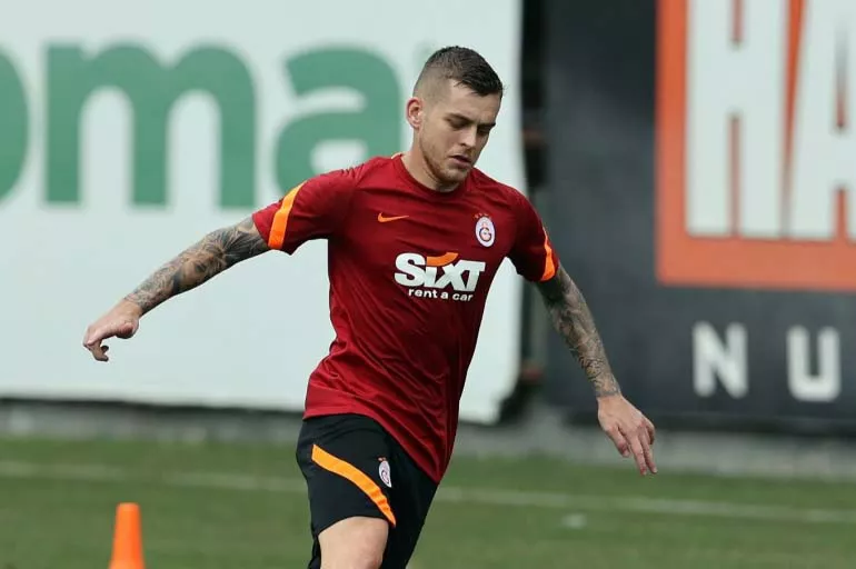 Yeni transfer Cicaldau'dan Galatasaray'a kötü haber