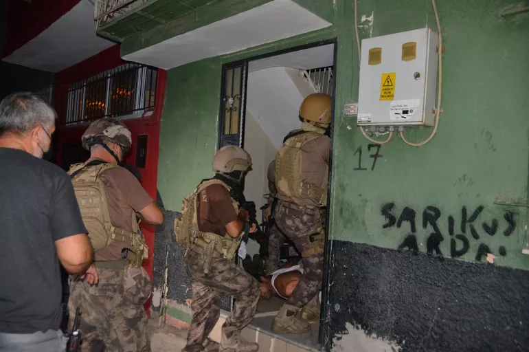 Adana'da DEAŞ operasyonu: 7 gözaltı kararı
