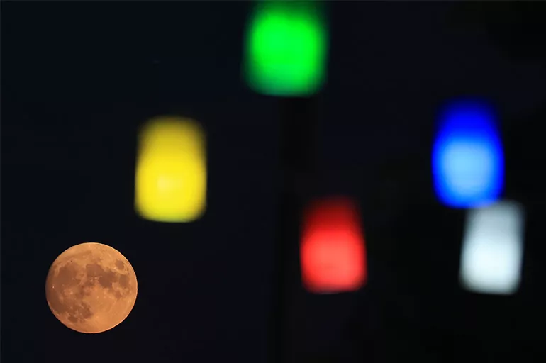 Ankara'da dolunayın belirgin hali renkli görüntüler oluşturdu