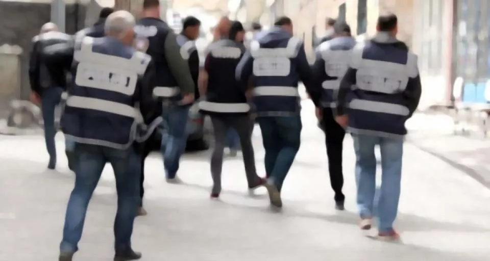 Ankara'da FETÖ operasyonu: 13 ilde 40 gözaltı kararı