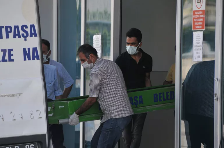 Antalya'da otomobilin çarptığı yaya öldü