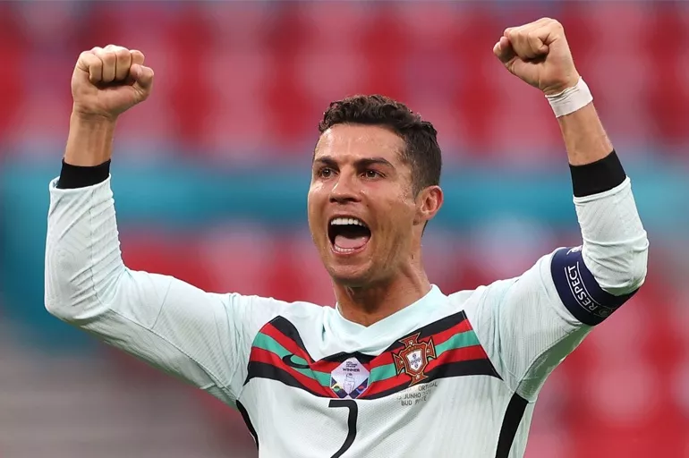 Cristiano Ronaldo Real Madrid'e mi dönüyor? Portekizli yıldızdan açıklama