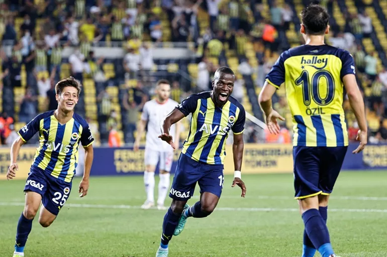 HJK Helsinki-Fenerbahçe maçı ilk 11'leri belli oldu! Mesut oynuyor mu?