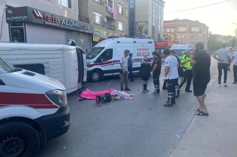 İstanbul'da servis aracıyla minibüs çarpıştı: 1 ölü, 6 yaralı