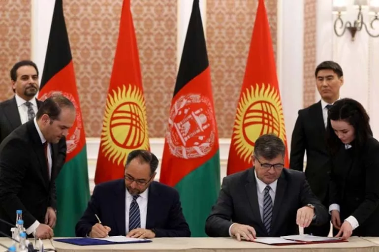 Son dakika: Kırgızistan vatandaşlarını Afganistan'dan tahliye edecek