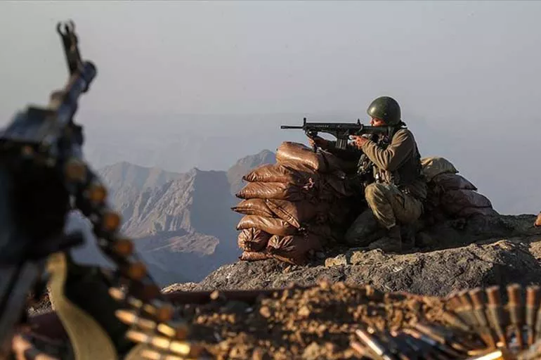 Son Dakika!  Pençe Kaplan bölgesinde tespit edilen 13 PKK'lı terörist etkisiz hale getirildi