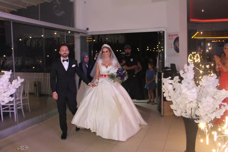 Amerikalı çift Sinop'ta Türk usulü düğünle dünyaevine girdi