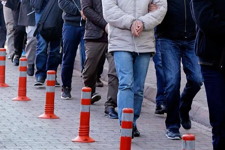 Ankara'da yasa dışı yollarla ülkeye giren 12 düzensiz göçmen yakalandı