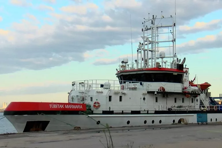 Araştırma gemisi Marmara'yı karış karış inceliyor