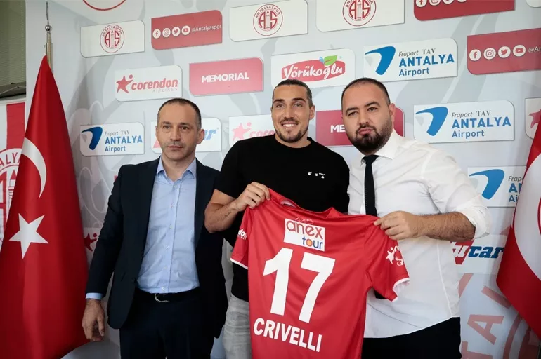 Başakşehir, Crivelli'yi Süper Lig ekibine kiraladı! Aykut Kocaman ile sorun mu yaşadı?