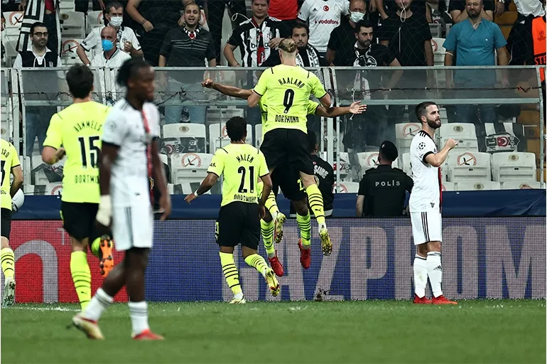Beşiktaş üzdü! Borussia Dortmund İstanbul'dan mutlu ayrıldı