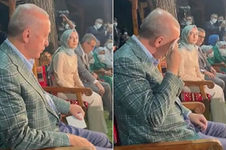 Cumhurbaşkanı Erdoğan Erdem Bayazıt'ın şiirini dinlediği sırada gözyaşlarını tutamadı