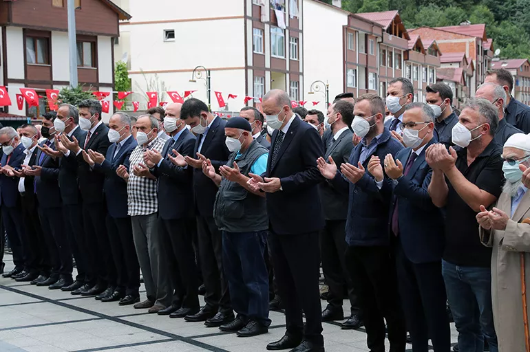 Cumhurbaşkanı Erdoğan, Osman Yılmaz'ın cenaze namazına katıldı