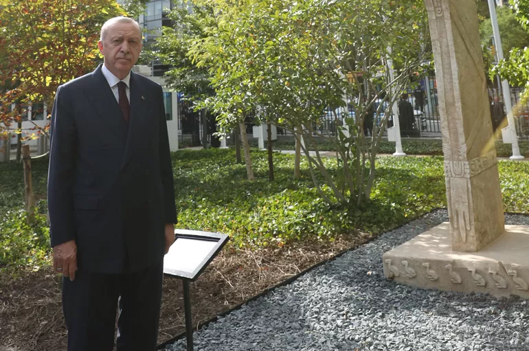 Cumhurbaşkanı Erdoğan paylaştı! BM'nin bahçesinde sergilenecek