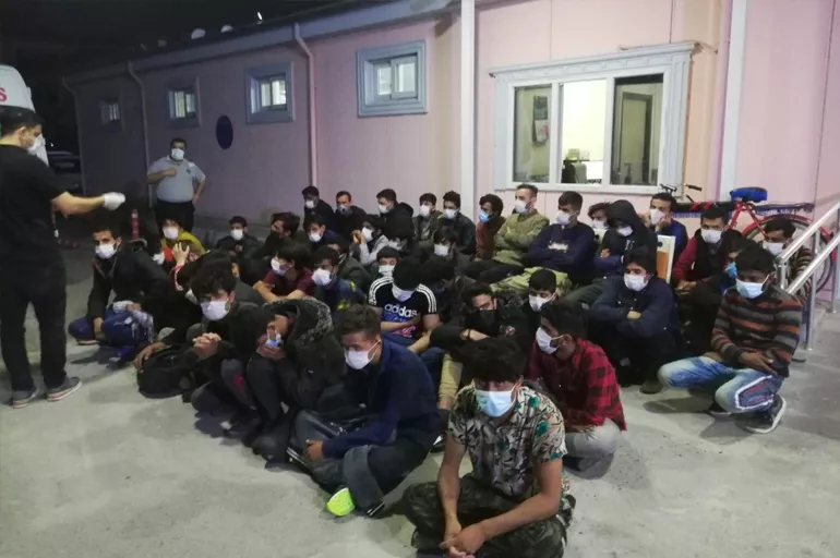 Düzensiz göçmenlerle mücadele devam ediyor! Bir haftada 299 kişi yakalandı