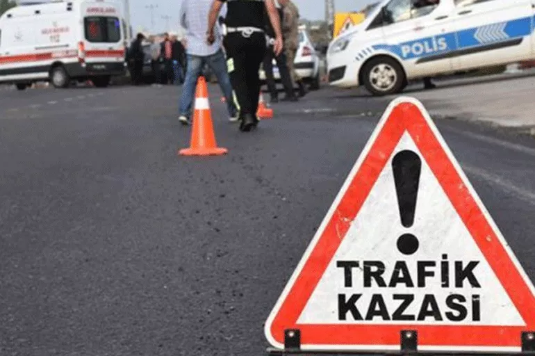 Edirne'de trafik kazası! Minibüs devrildi: 8 yaralı