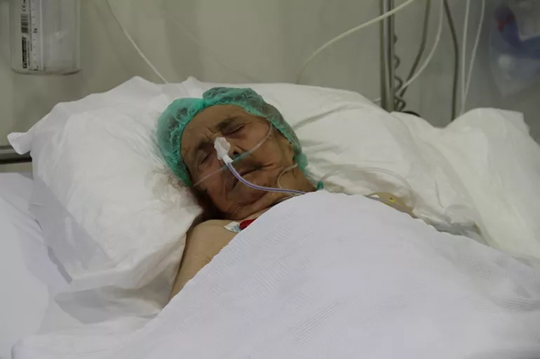 116 yaşındaki Ayşe teyze Kovid-19'u böyle yendi