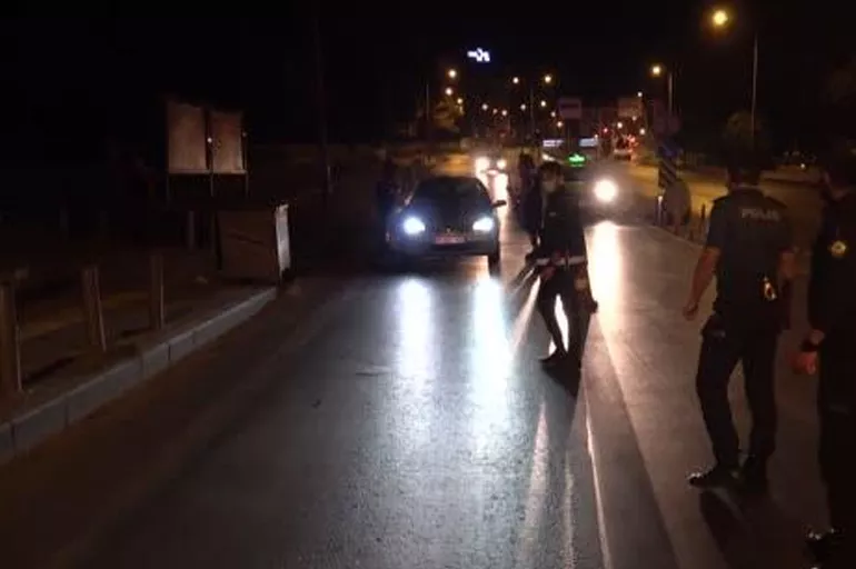 İzmir'de bin 200 polis ile 'huzur ve güven' uygulaması gerçekleştirildi