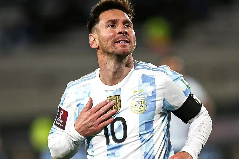 Lionel Messi rekorlara doymuyor! Pele'yi geçerek zirveye yerleşti