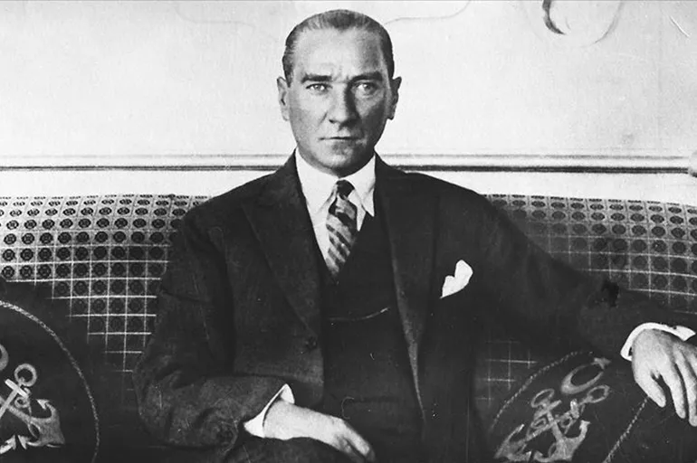 Mustafa Kemal Atatürk kimdir, nereli, kaç yaşında ve neden öldü?