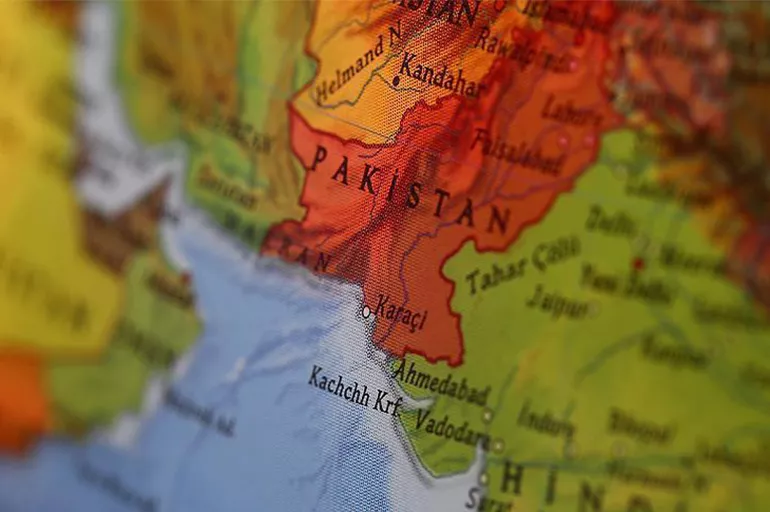 Pakistan İran sınırında bir Pakistan askeri hayatını kaybetti