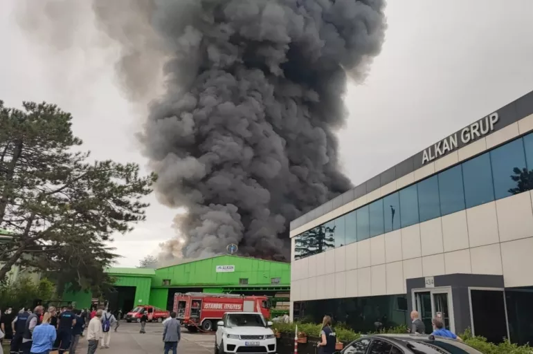 Son dakika: Şile'de fabrika yangını! Bölgeden patlama sesleri geliyor