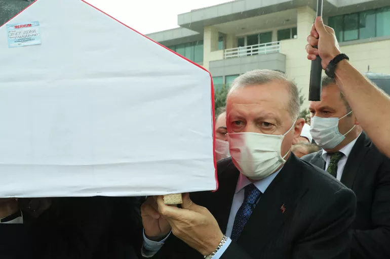 AK Parti İstanbul Milletvekili İsmet Uçma son yolculuğuna uğurlandı