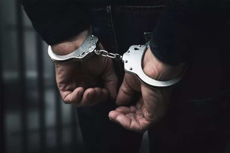 Aksaray'da uyuşturucu sattıkları iddia edilen 3 şüpheli tutuklandı