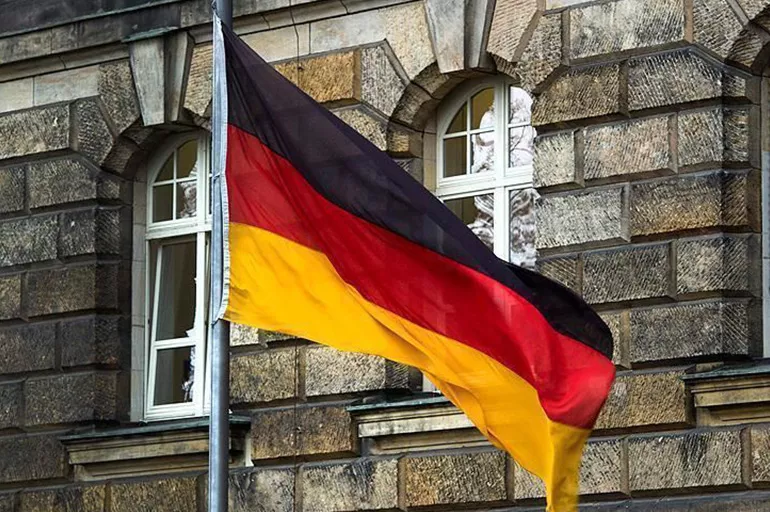 Almanya'da iki asker terör örgütü kurma teşebbüsünden gözaltında