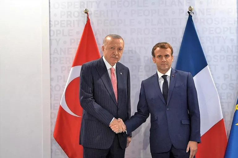 Cumhurbaşkanı Erdoğan Fransa lideri Macron ile görüştü